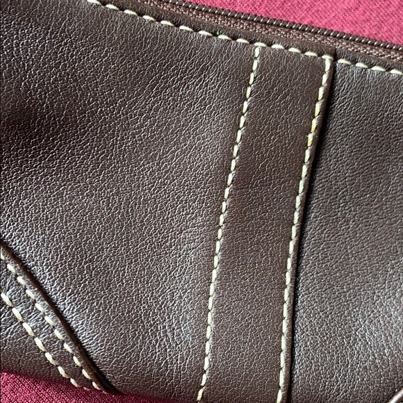 Coach change purse - Picture 2 of 3